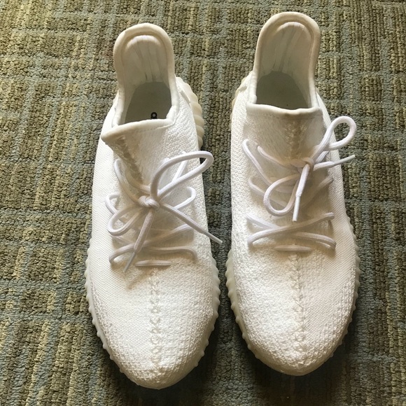 Yeezy 350 boost V2 - Picture 1 of 4